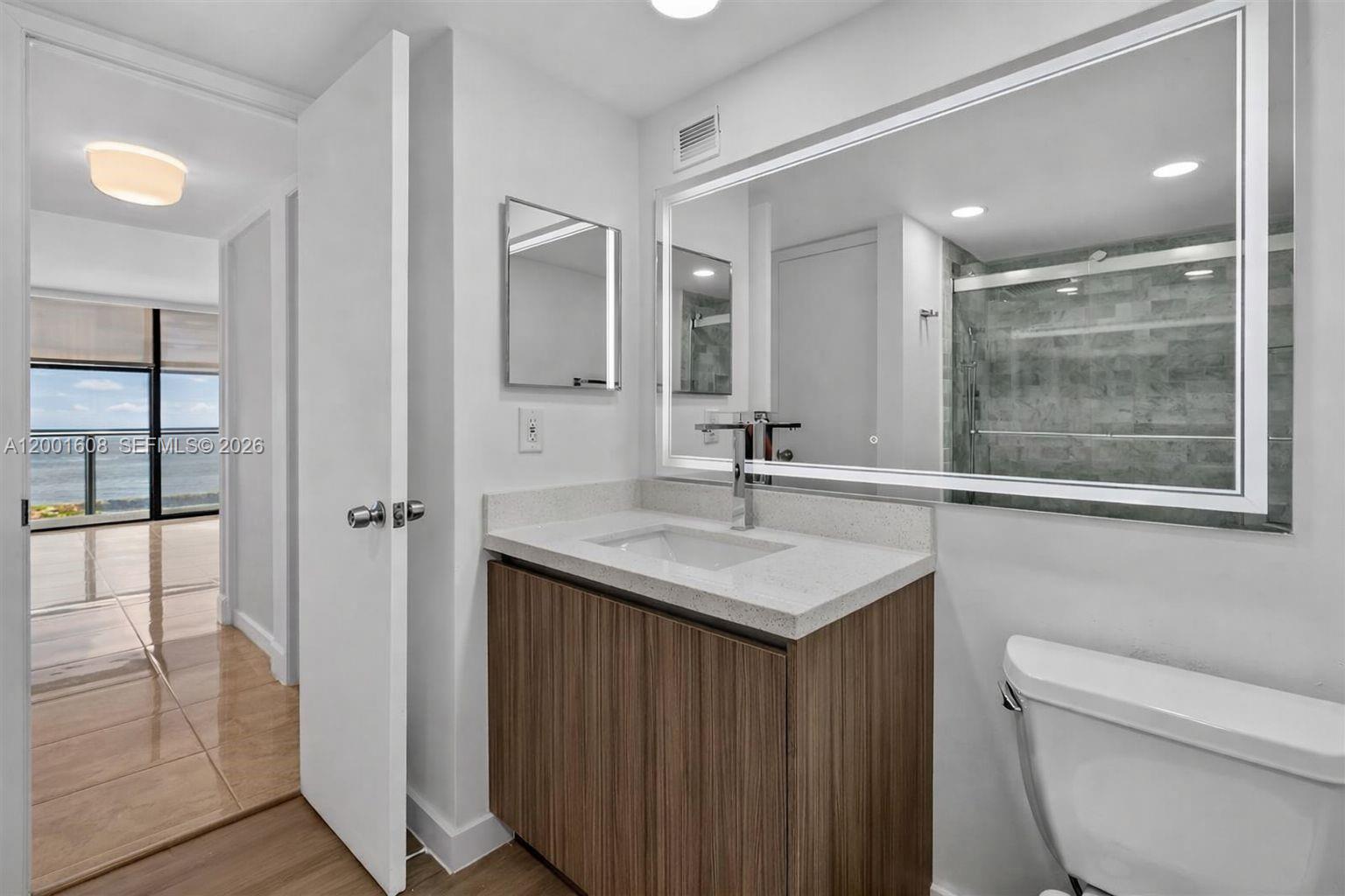 image Charter Club28