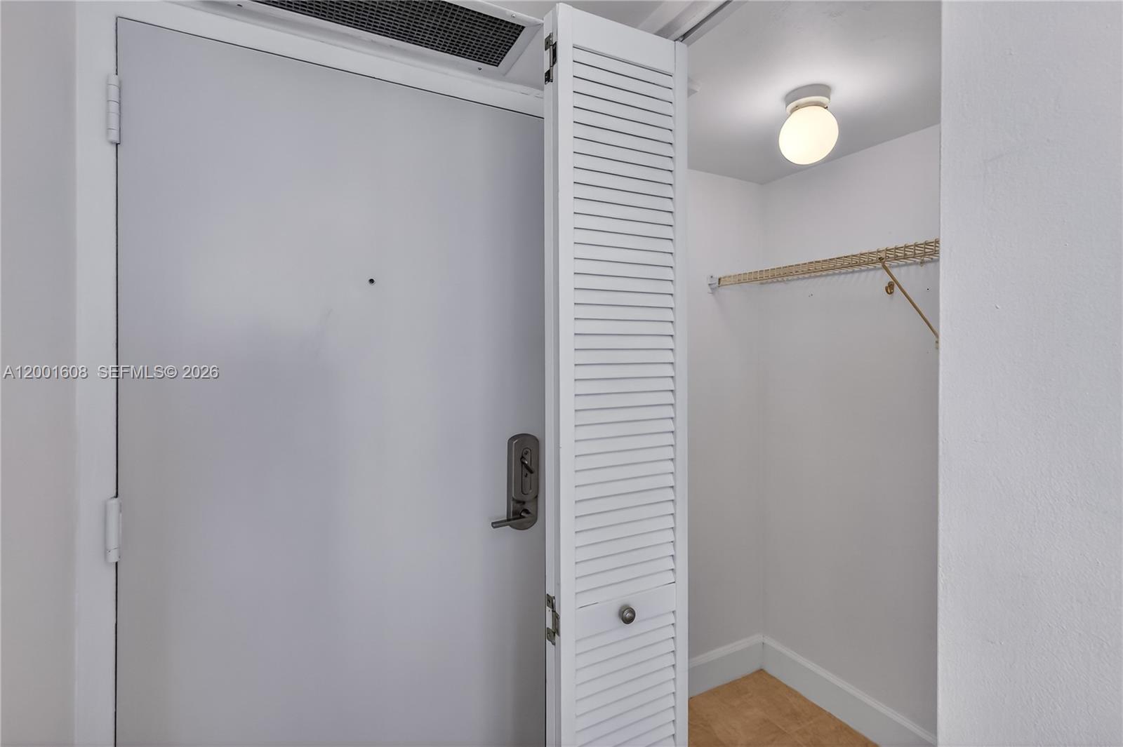 image Charter Club30