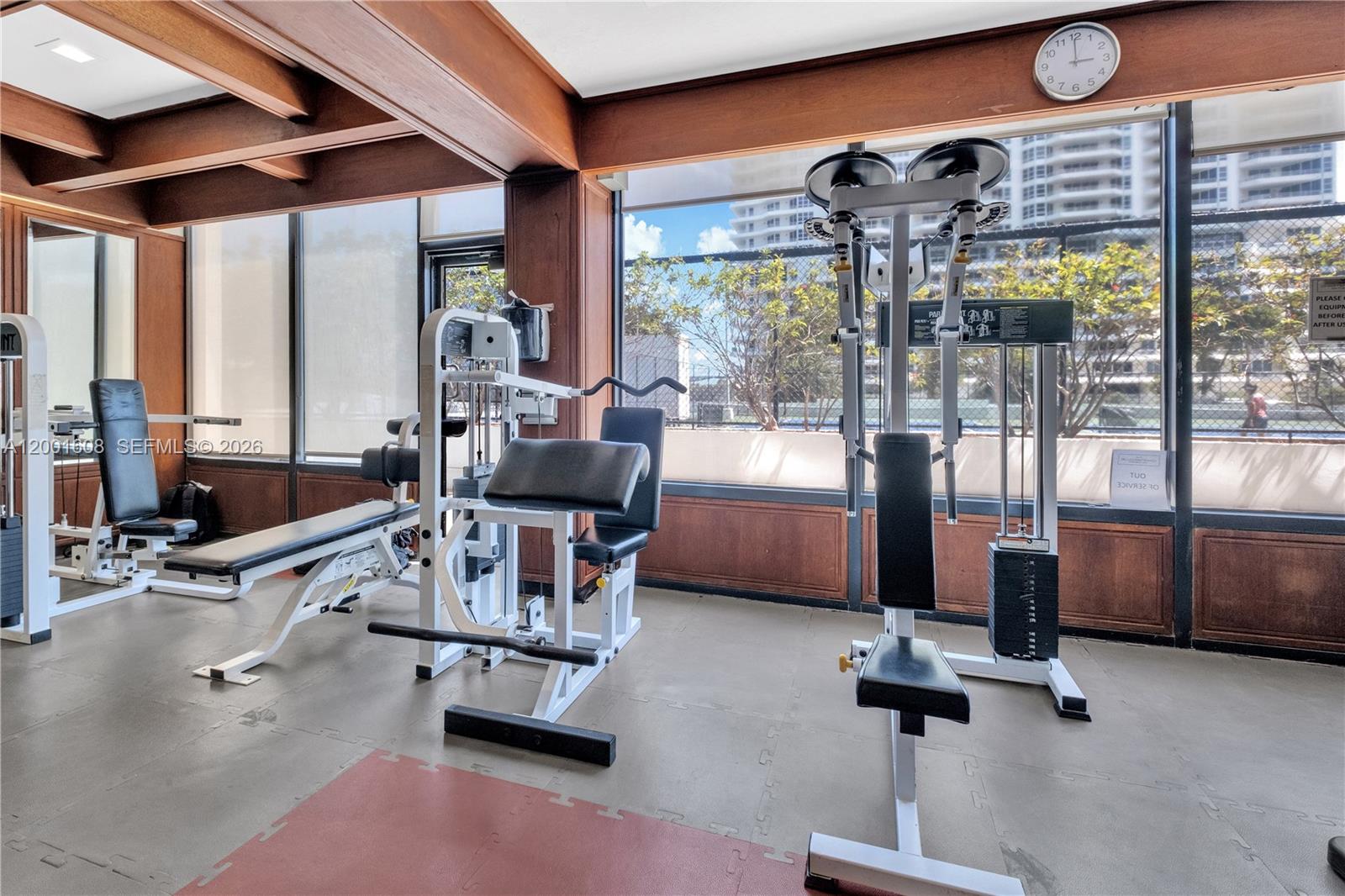 image Charter Club37