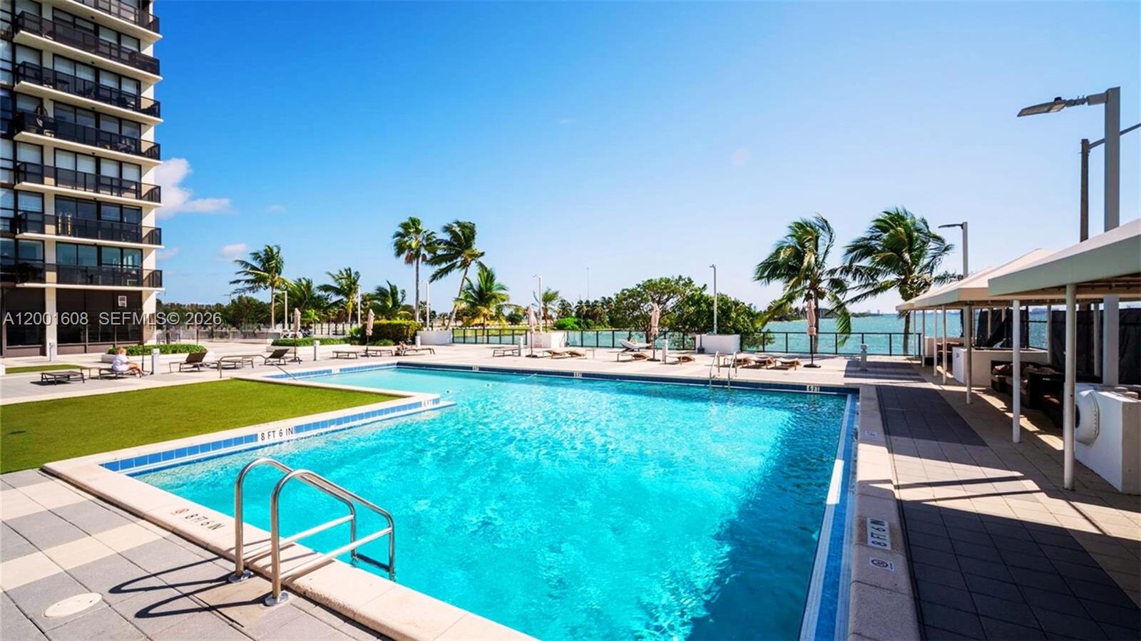 image Charter Club40