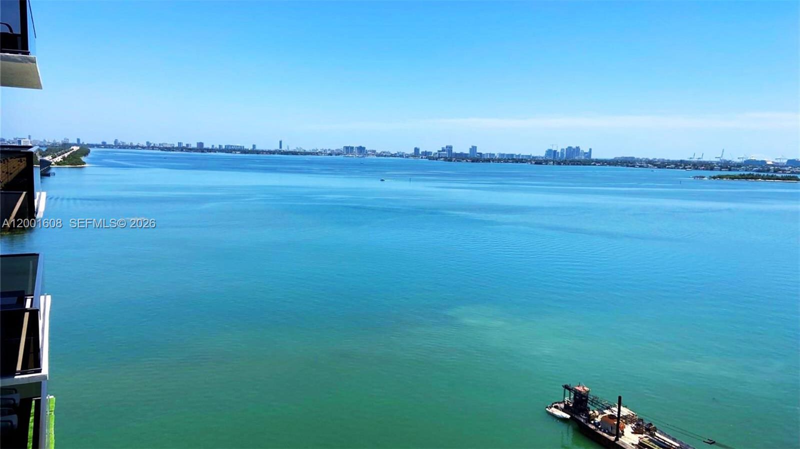 image Charter Club41