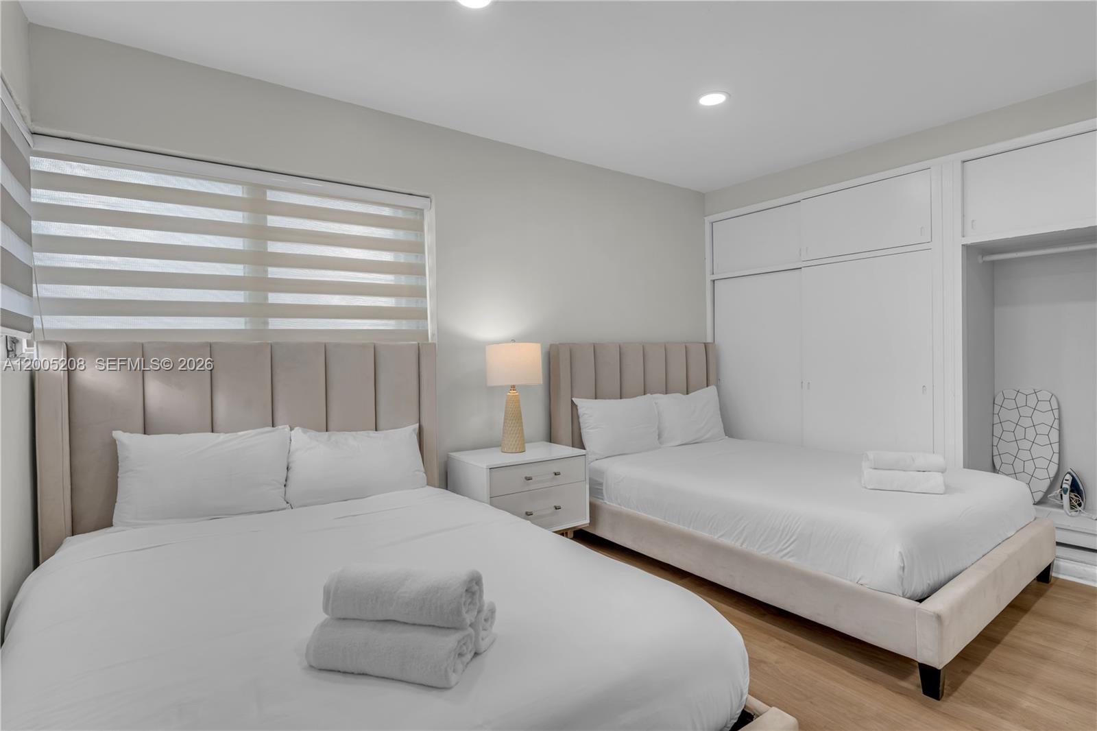 10006 E Bay Hbr Dr #11