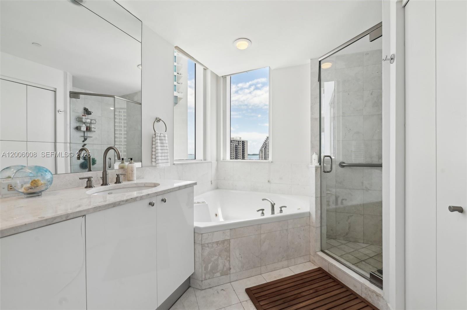 901 Brickell Key Blvd #1009 Miami, FL 33131