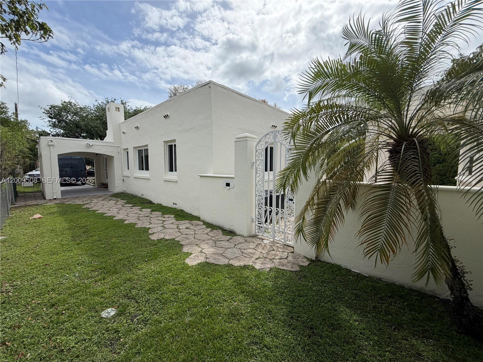 533 Minorca Ave Coral Gables, FL 33134