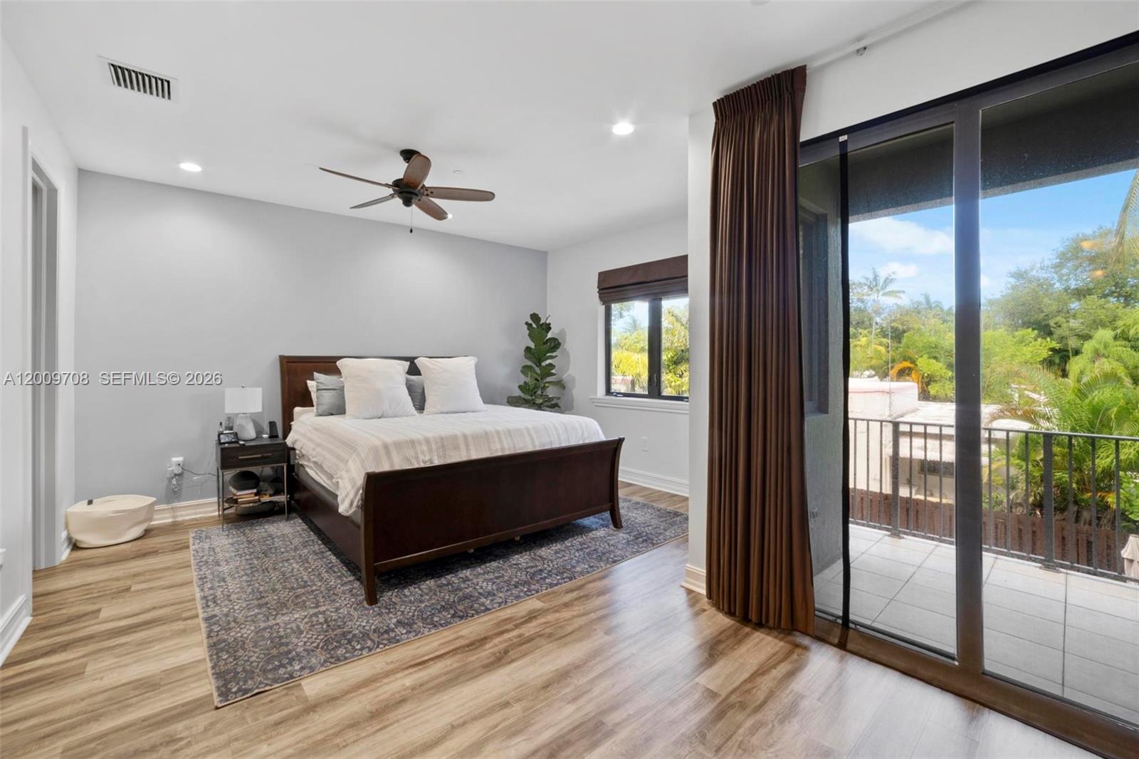 542 NE 17th Ave Fort Lauderdale, FL 33301