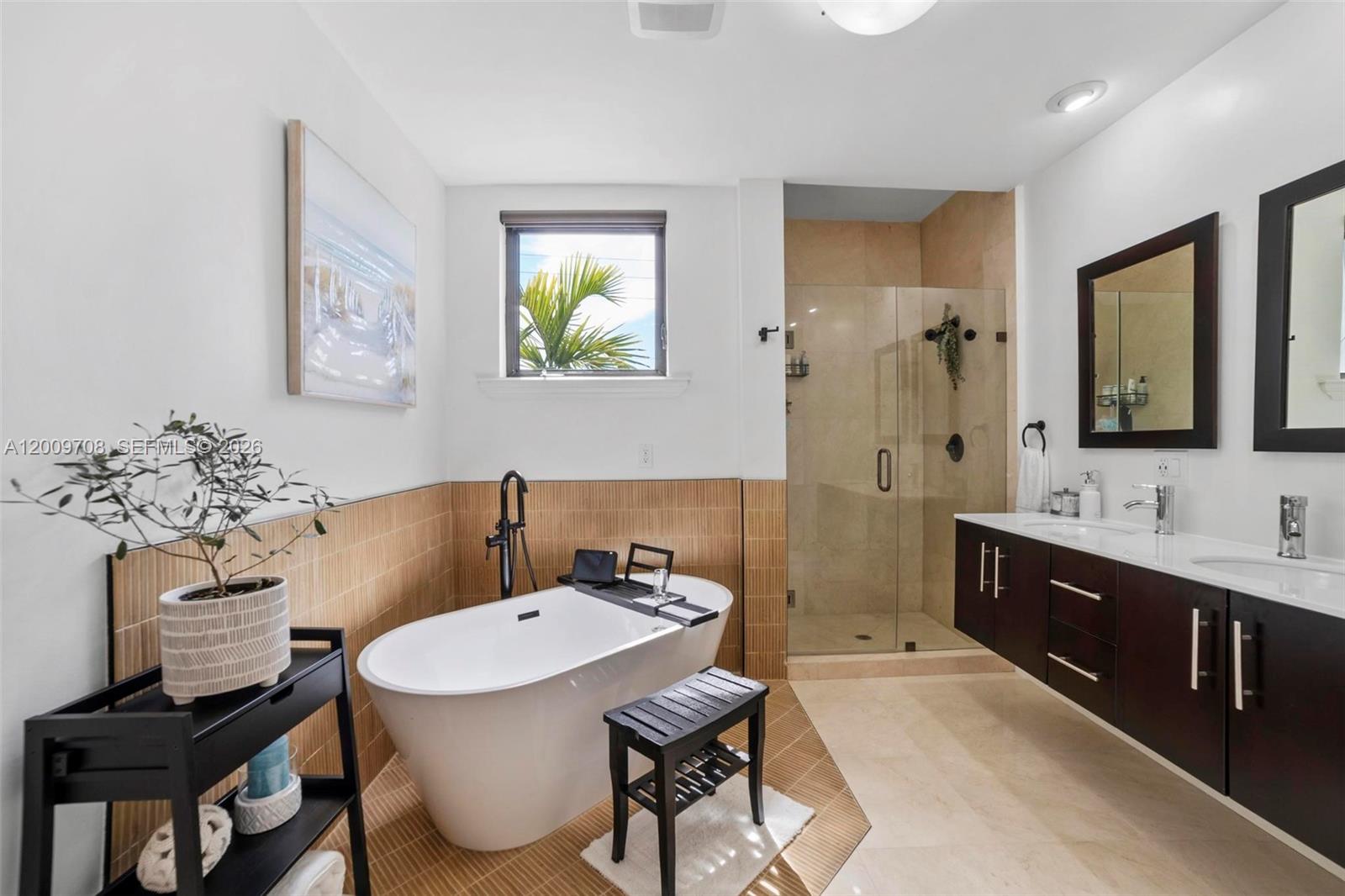 542 NE 17th Ave Fort Lauderdale, FL 33301