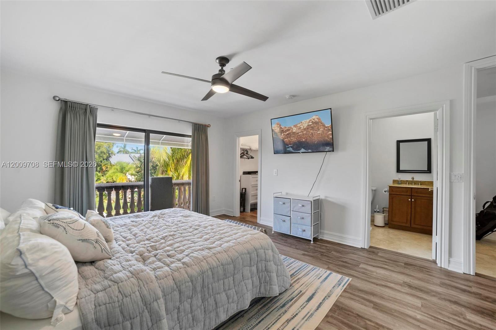 542 NE 17th Ave Fort Lauderdale, FL 33301