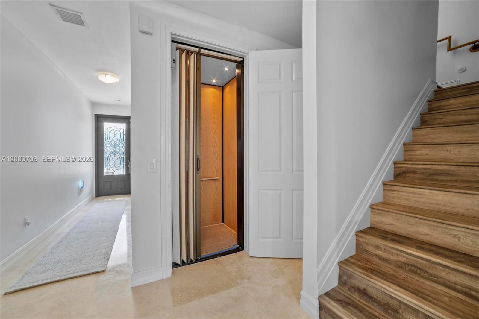 542 NE 17th Ave Fort Lauderdale, FL 33301