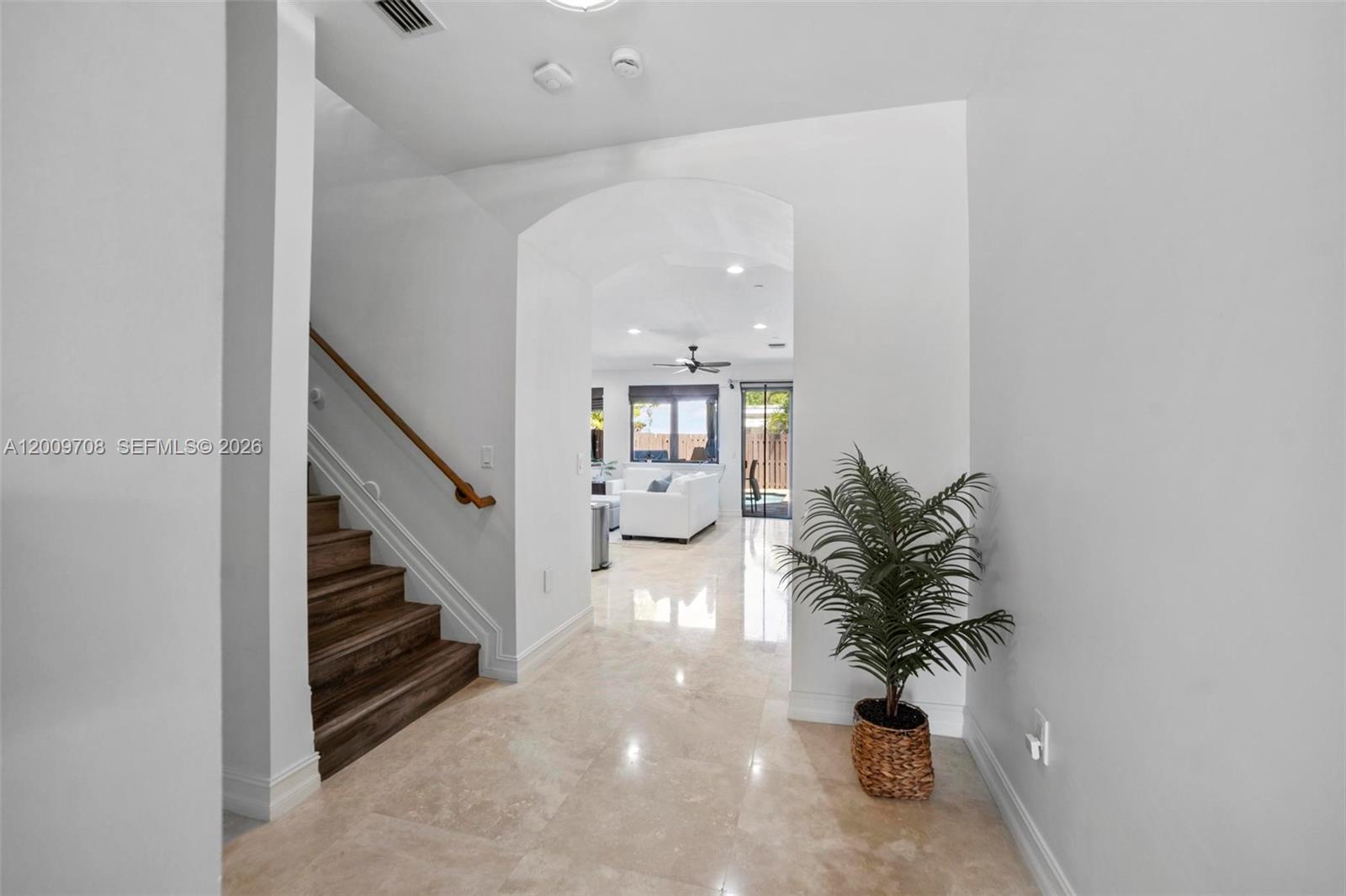 542 NE 17th Ave Fort Lauderdale, FL 33301