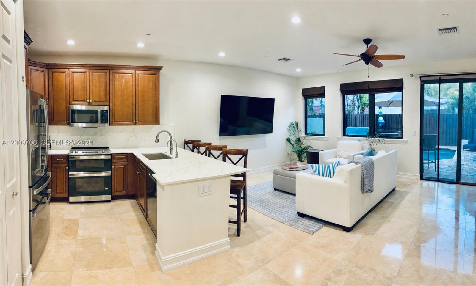 542 NE 17th Ave Fort Lauderdale, FL 33301