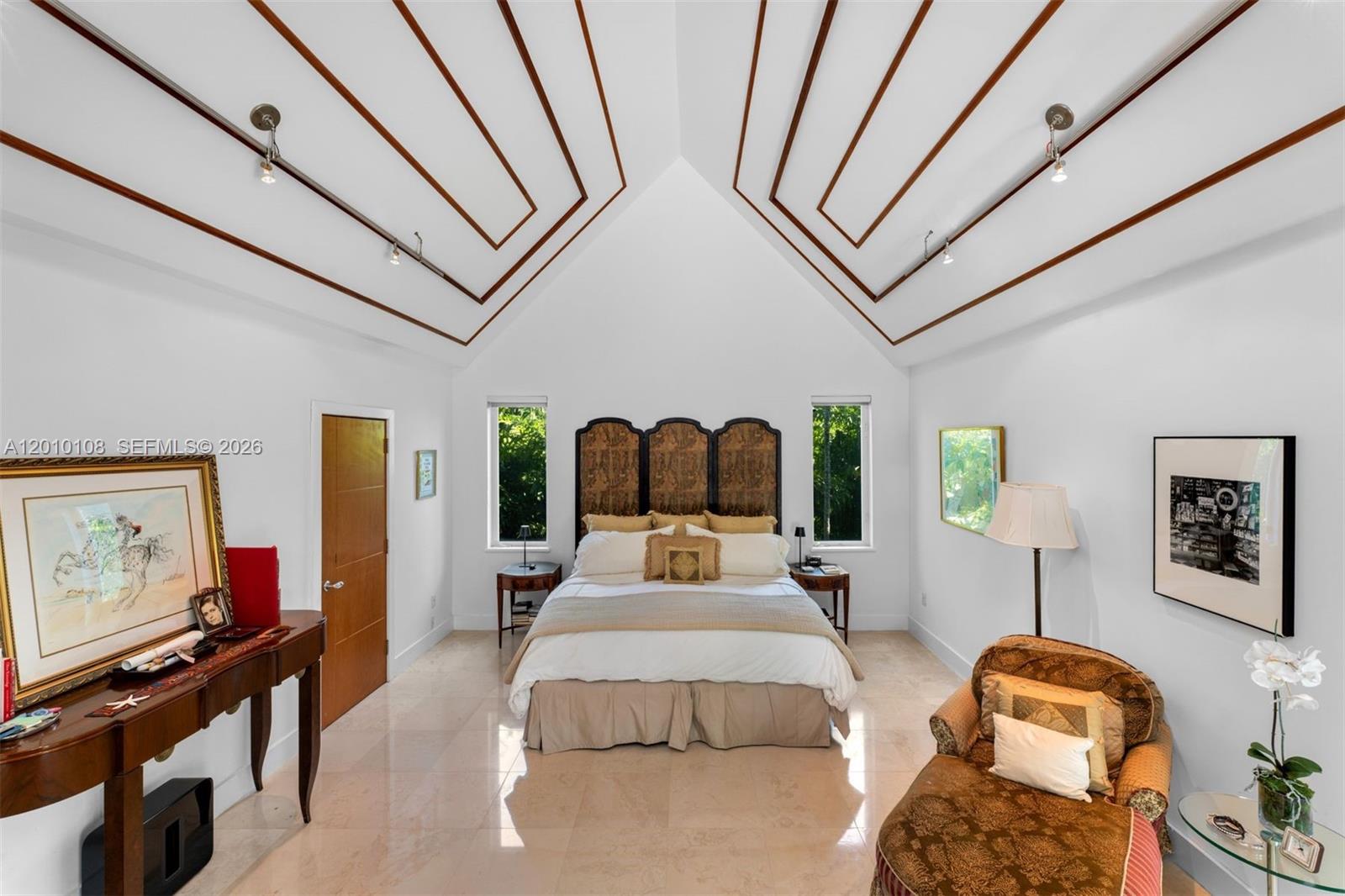 690 Warren Ln Key Biscayne, FL 33149