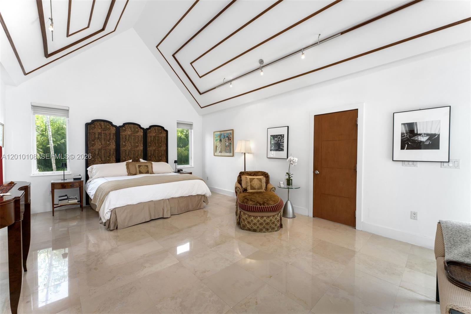 690 Warren Ln Key Biscayne, FL 33149