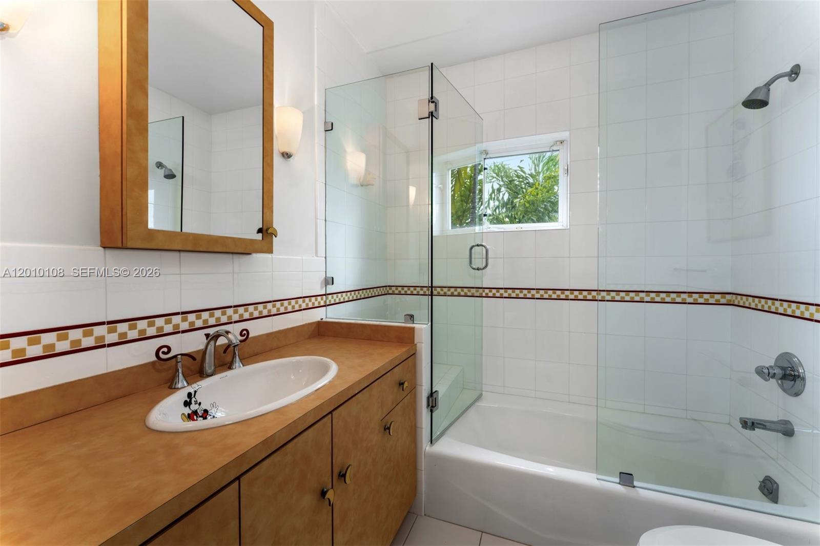 690 Warren Ln Key Biscayne, FL 33149