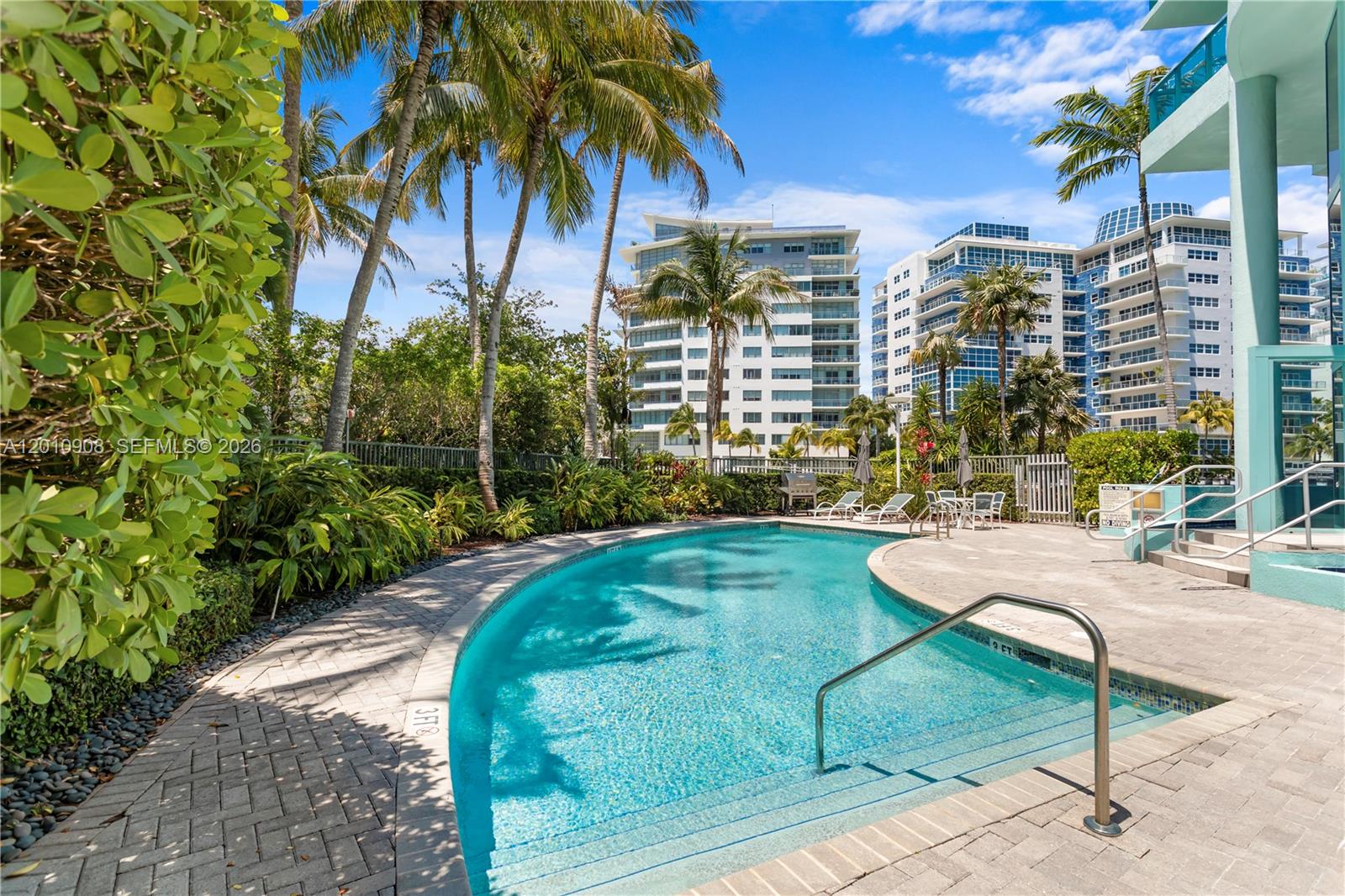 6000 Indian Crk Dr #PH25C-3 Miami Beach, FL 33140