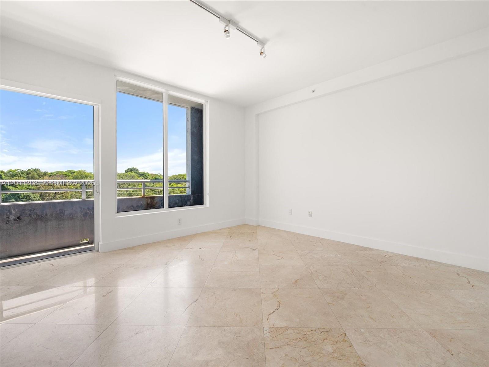 3250 Grand Ave #506 Miami, FL 33133