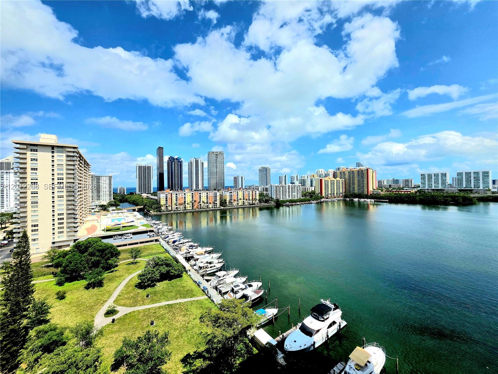 image Winston Towers 7001