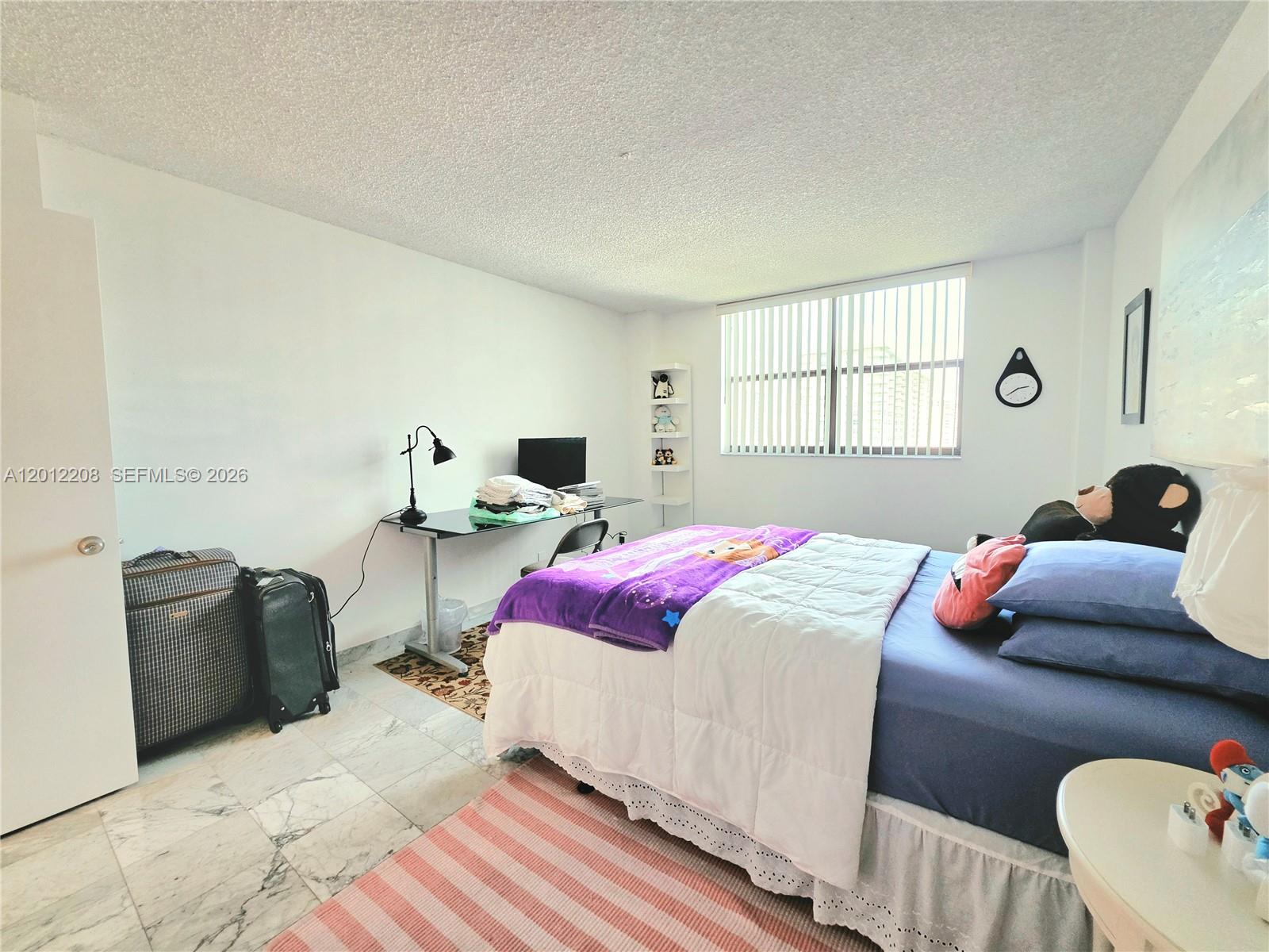 image Winston Towers 70027
