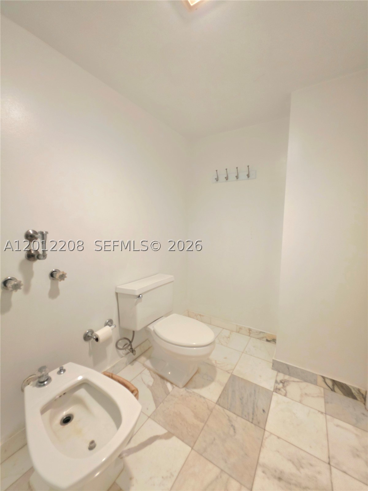 image Winston Towers 70035