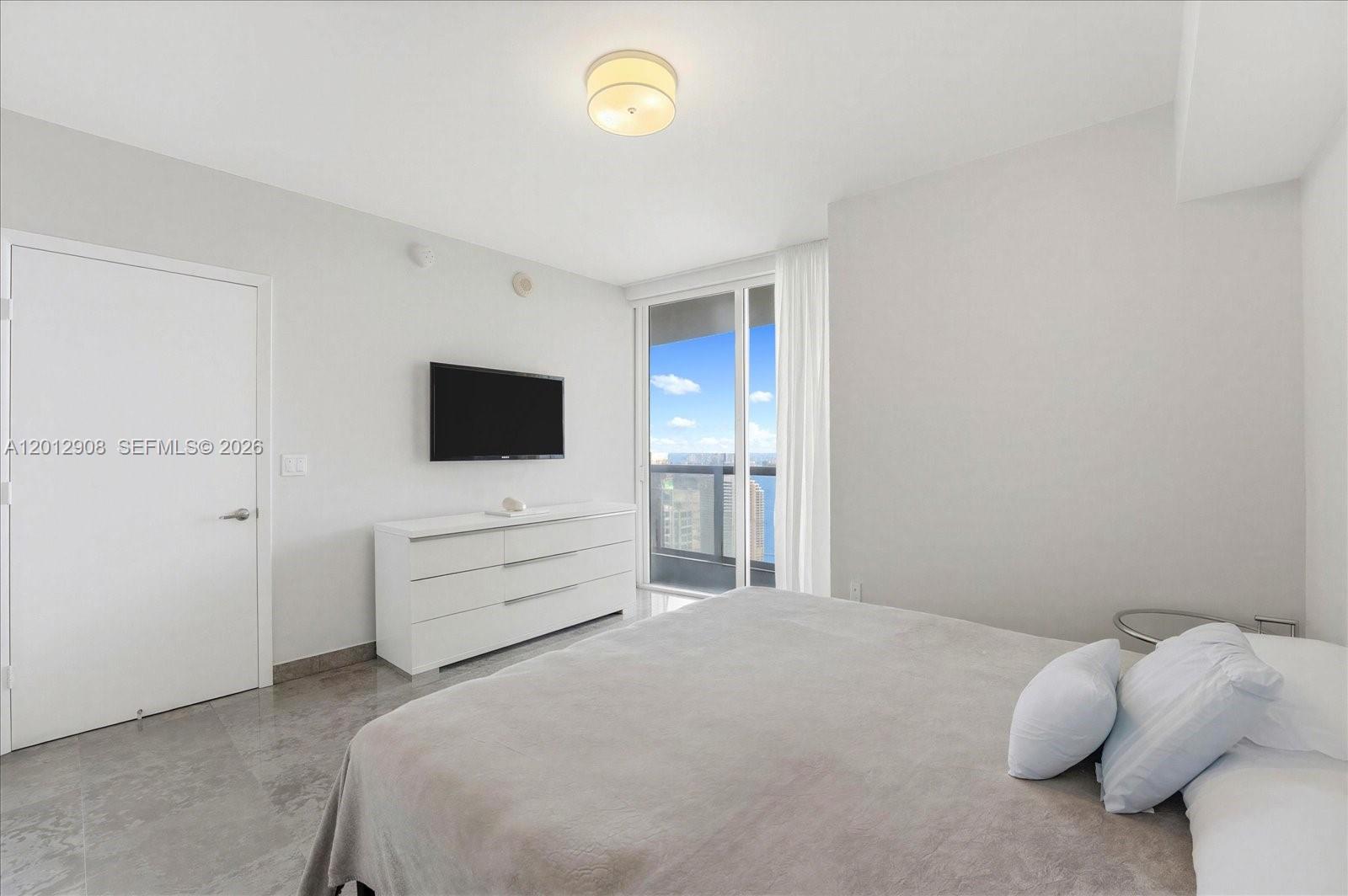 465 Brickell Ave #4805 Miami, FL 33131