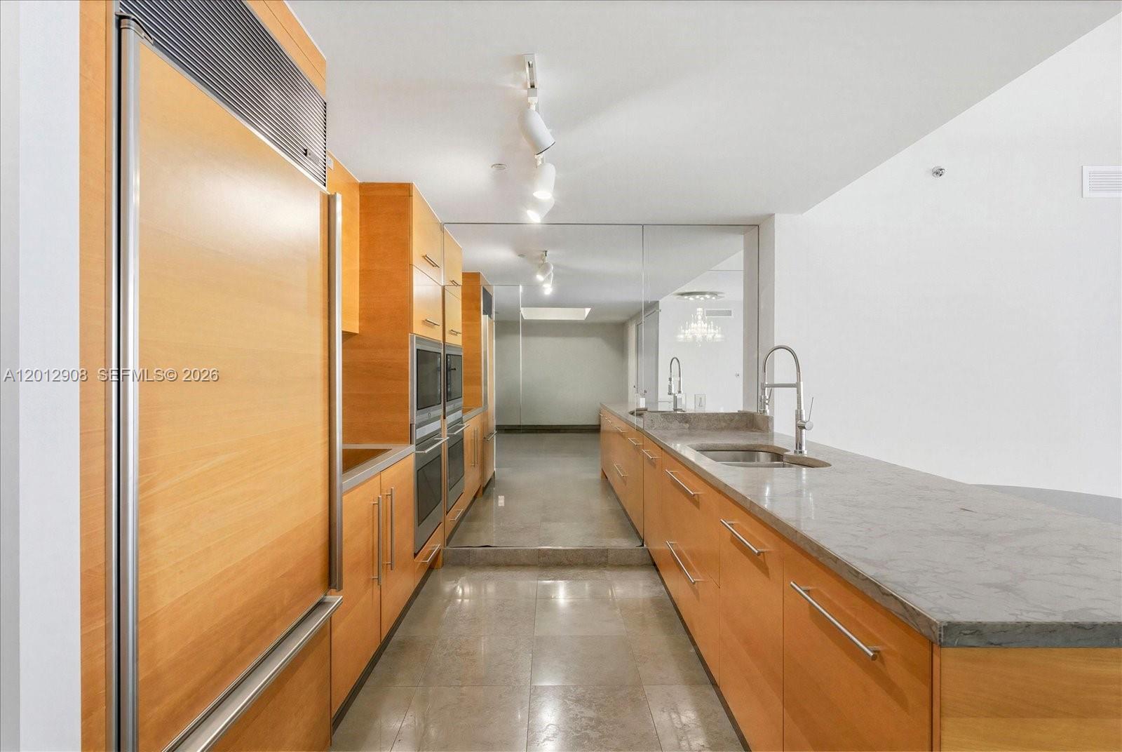 465 Brickell Ave #4805 Miami, FL 33131