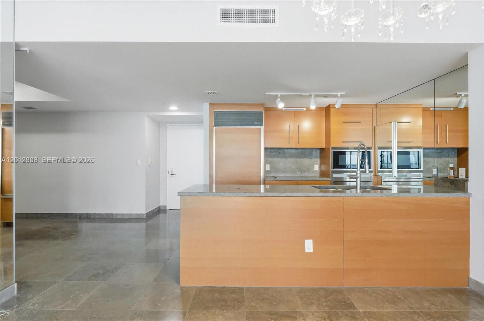 465 Brickell Ave #4805 Miami, FL 33131
