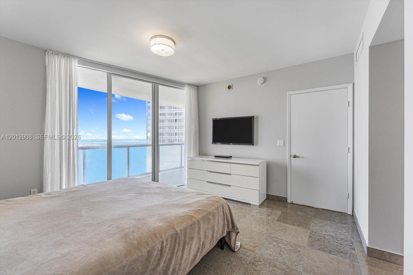 465 Brickell Ave #4805 Miami, FL 33131