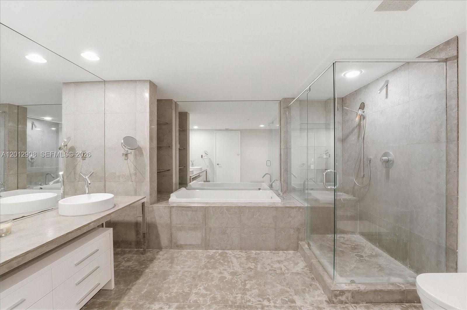 465 Brickell Ave #4805 Miami, FL 33131