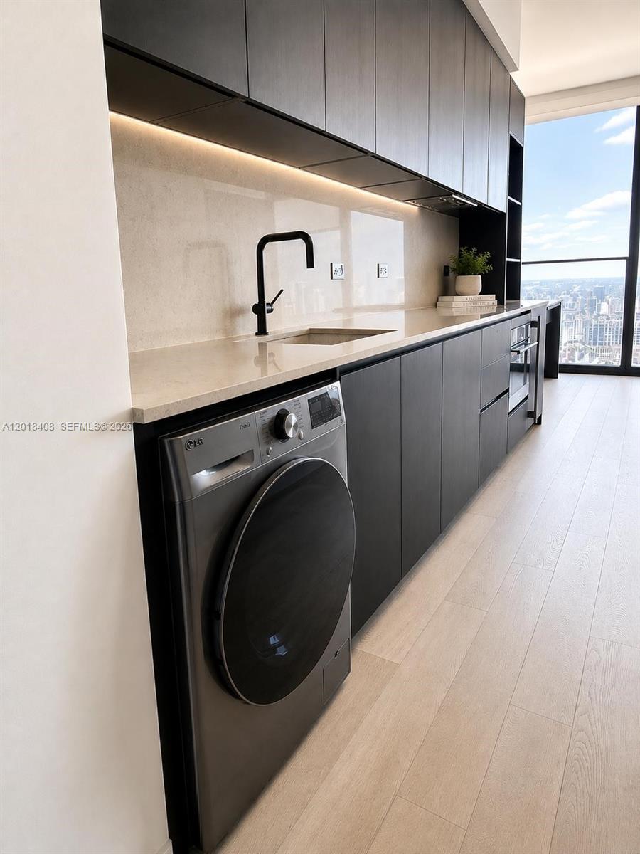 image E11EVEN Hotel & Residences5