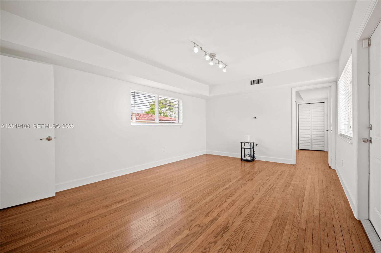 5181 SW 5th St Miami, FL 33134