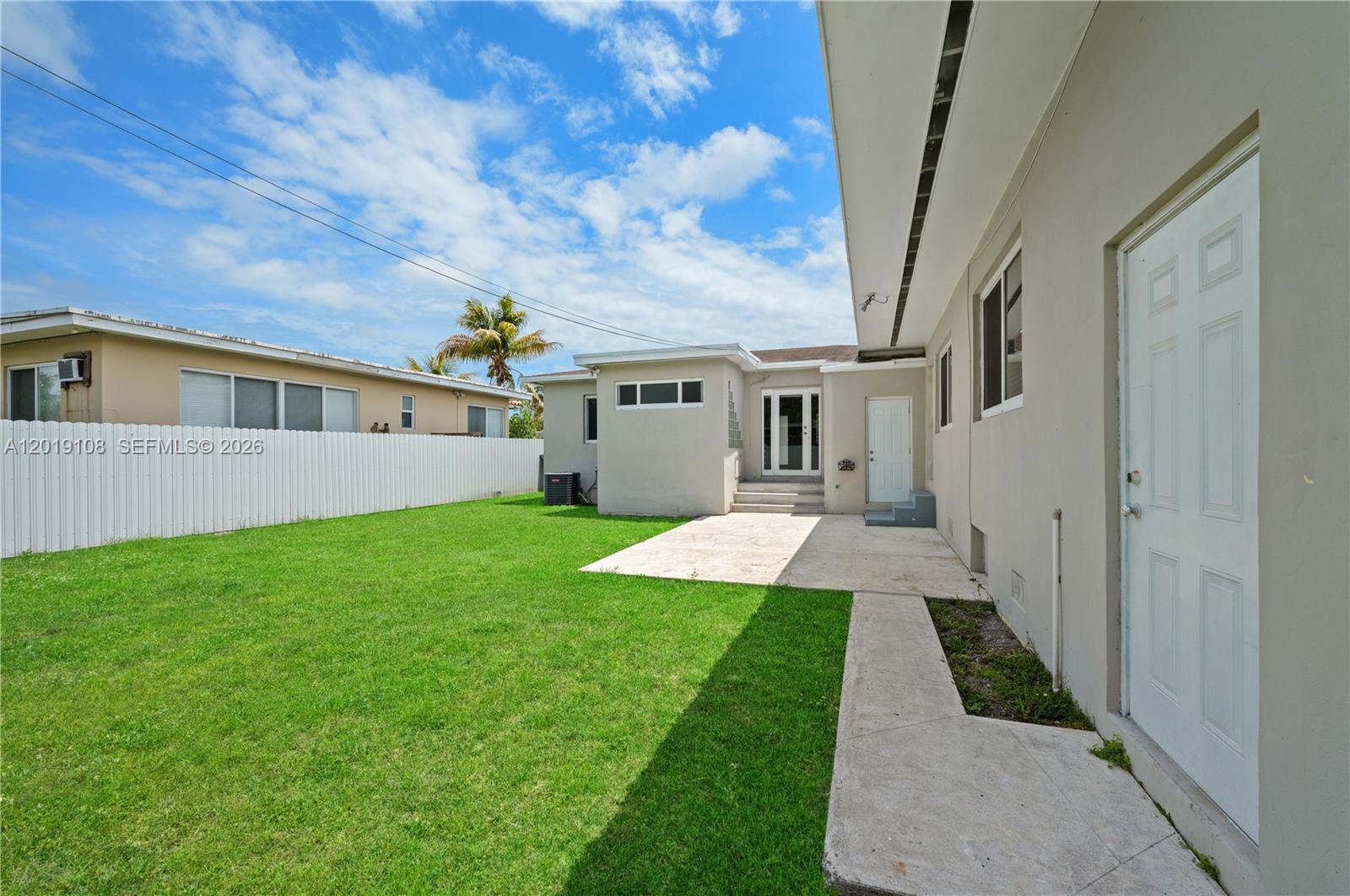 5181 SW 5th St Miami, FL 33134