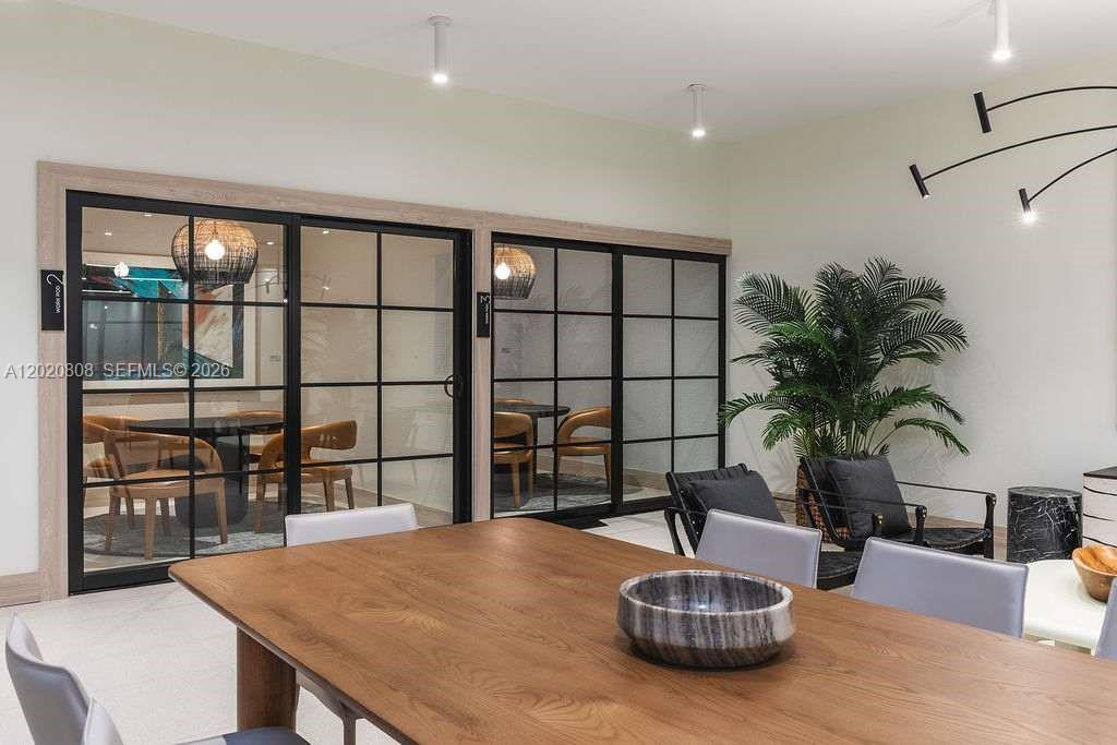 225 N Miami Ave #2810 Miami, FL 33128