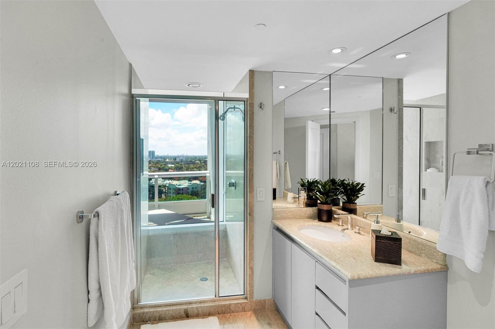 1643 Brickell Ave #1602 Miami, FL 33129
