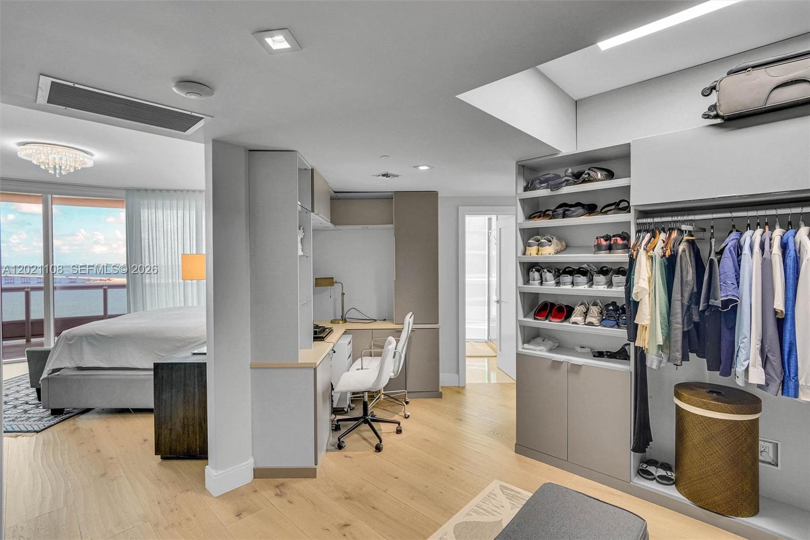 1643 Brickell Ave #1602 Miami, FL 33129