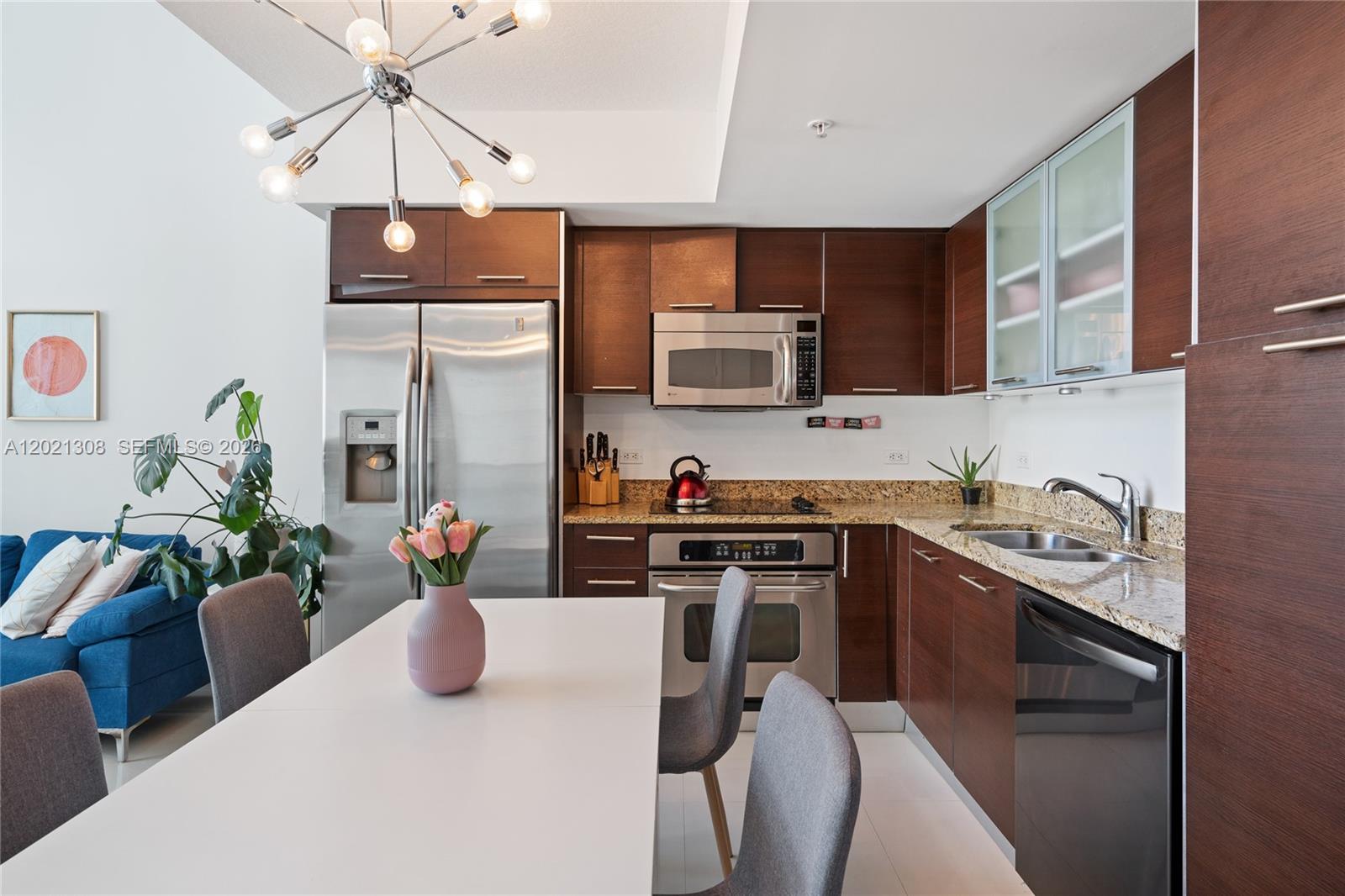 41 SE 5th St #1609 Miami, FL 33131