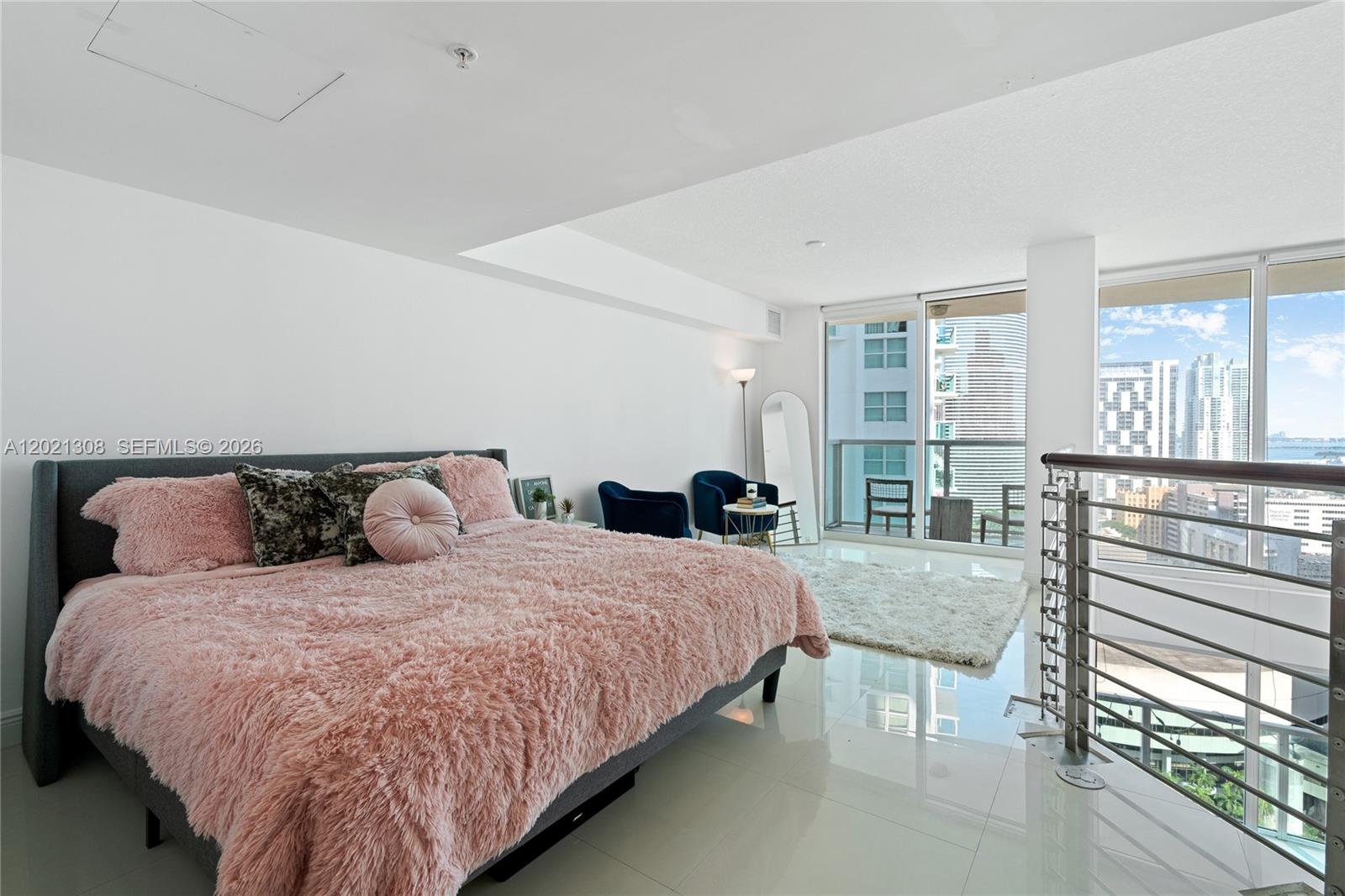 41 SE 5th St #1609 Miami, FL 33131