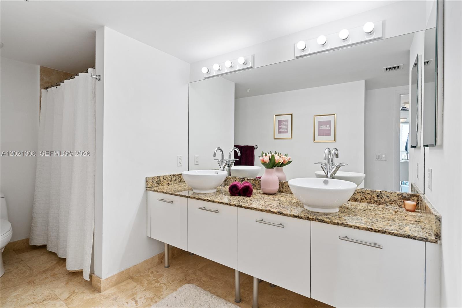 41 SE 5th St #1609 Miami, FL 33131