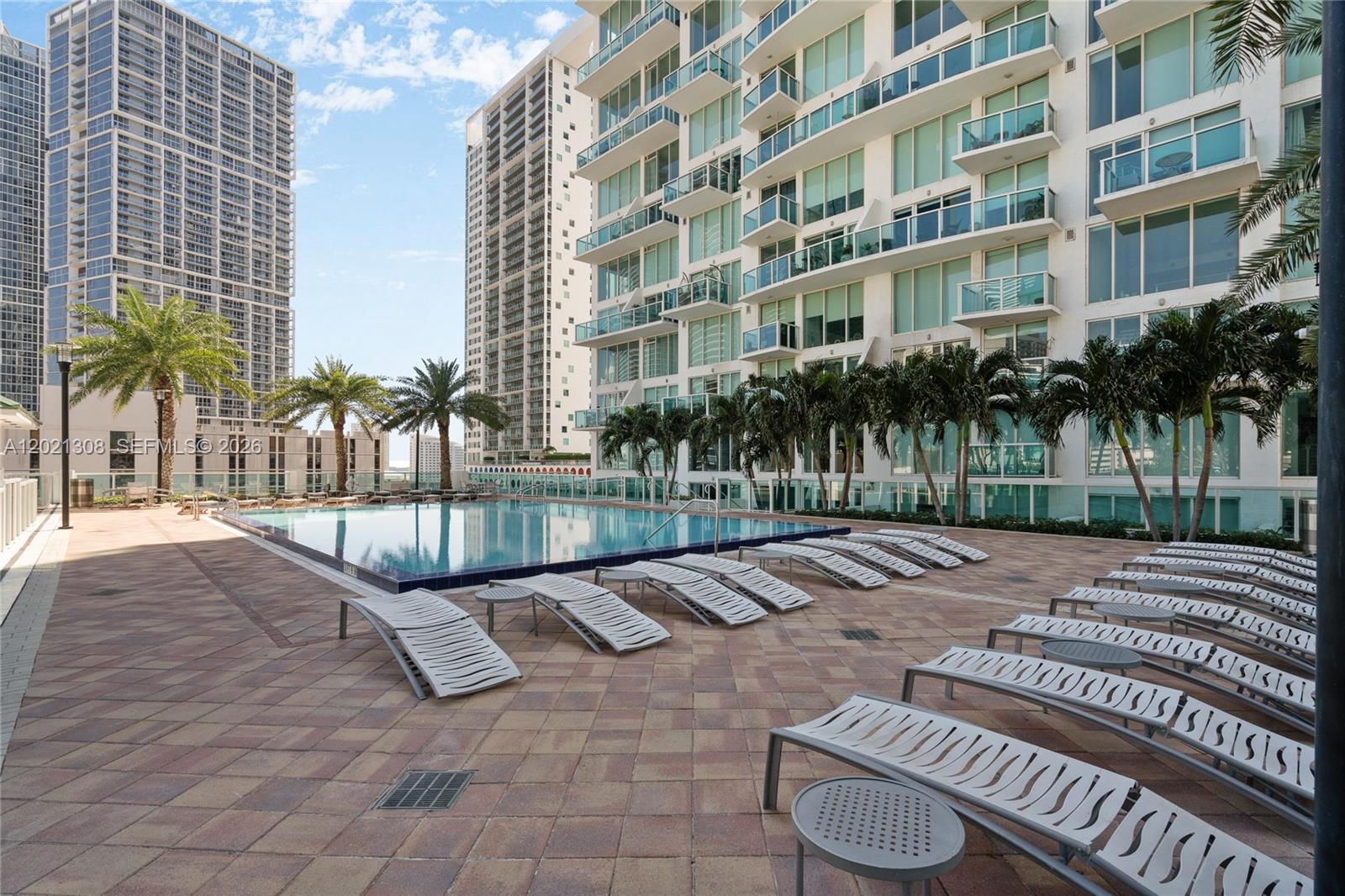 41 SE 5th St #1609 Miami, FL 33131