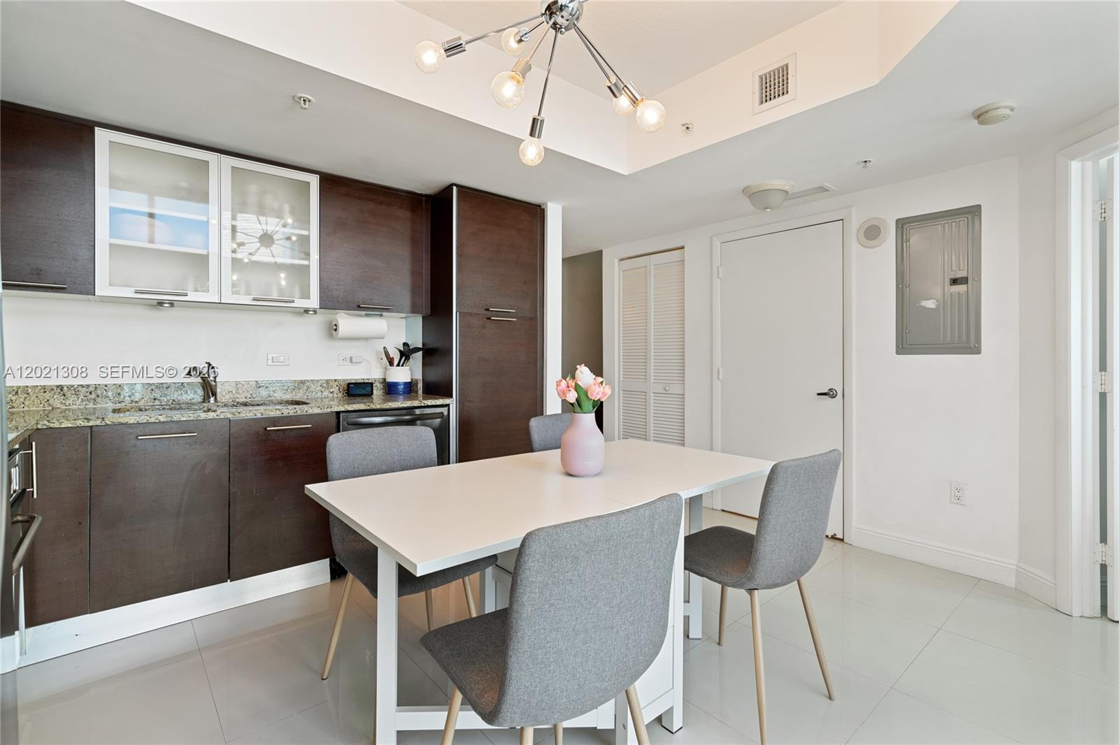 41 SE 5th St #1609 Miami, FL 33131