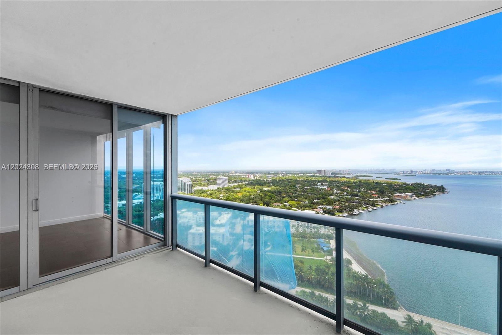 image Blue on the Bay24