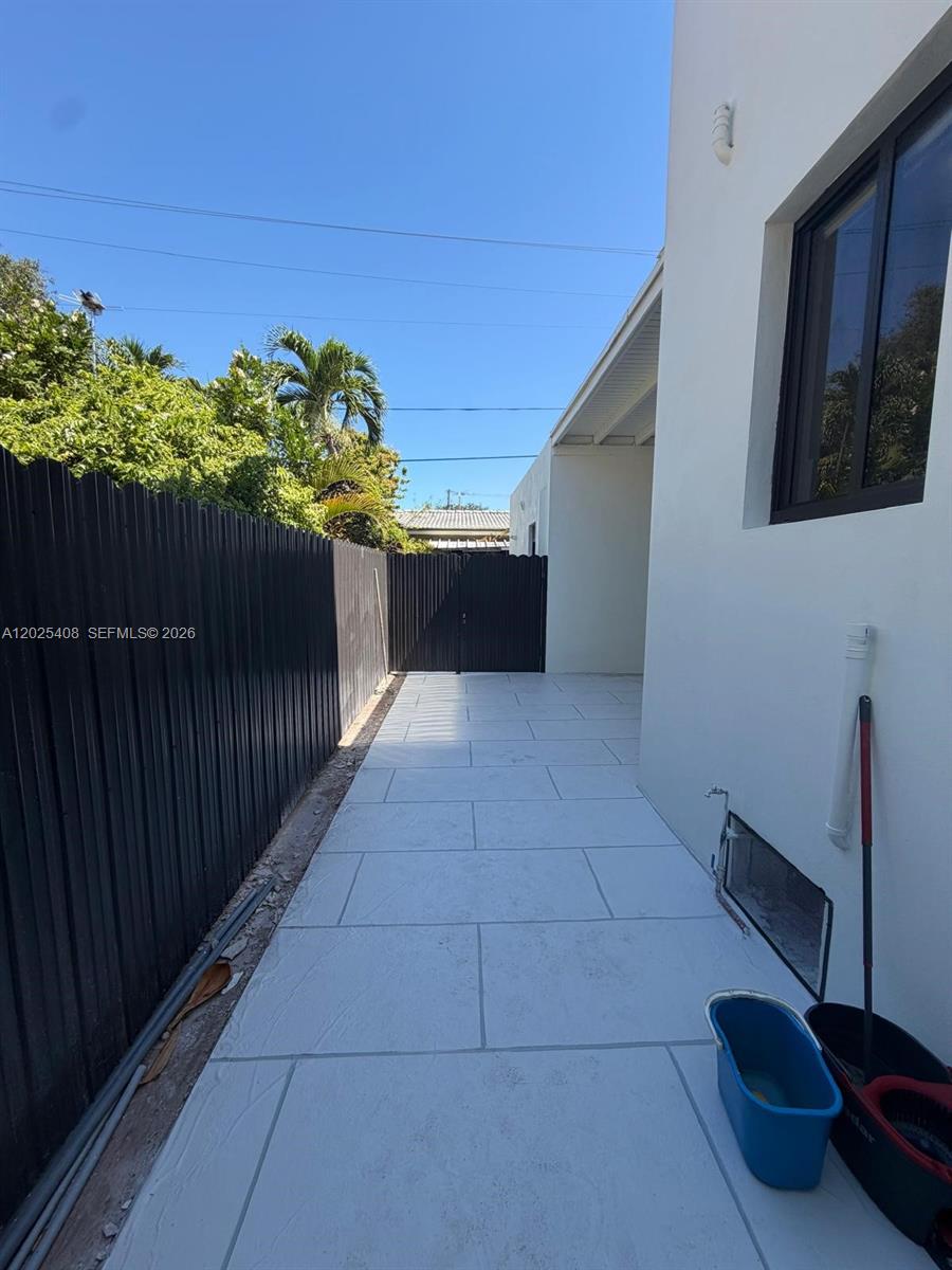 1703 SW 16th Miami, FL 33145