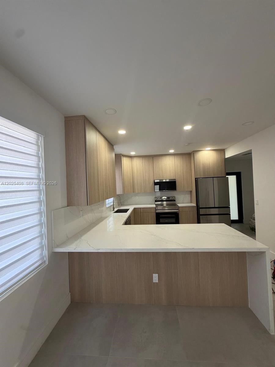 1703 SW 16th Miami, FL 33145