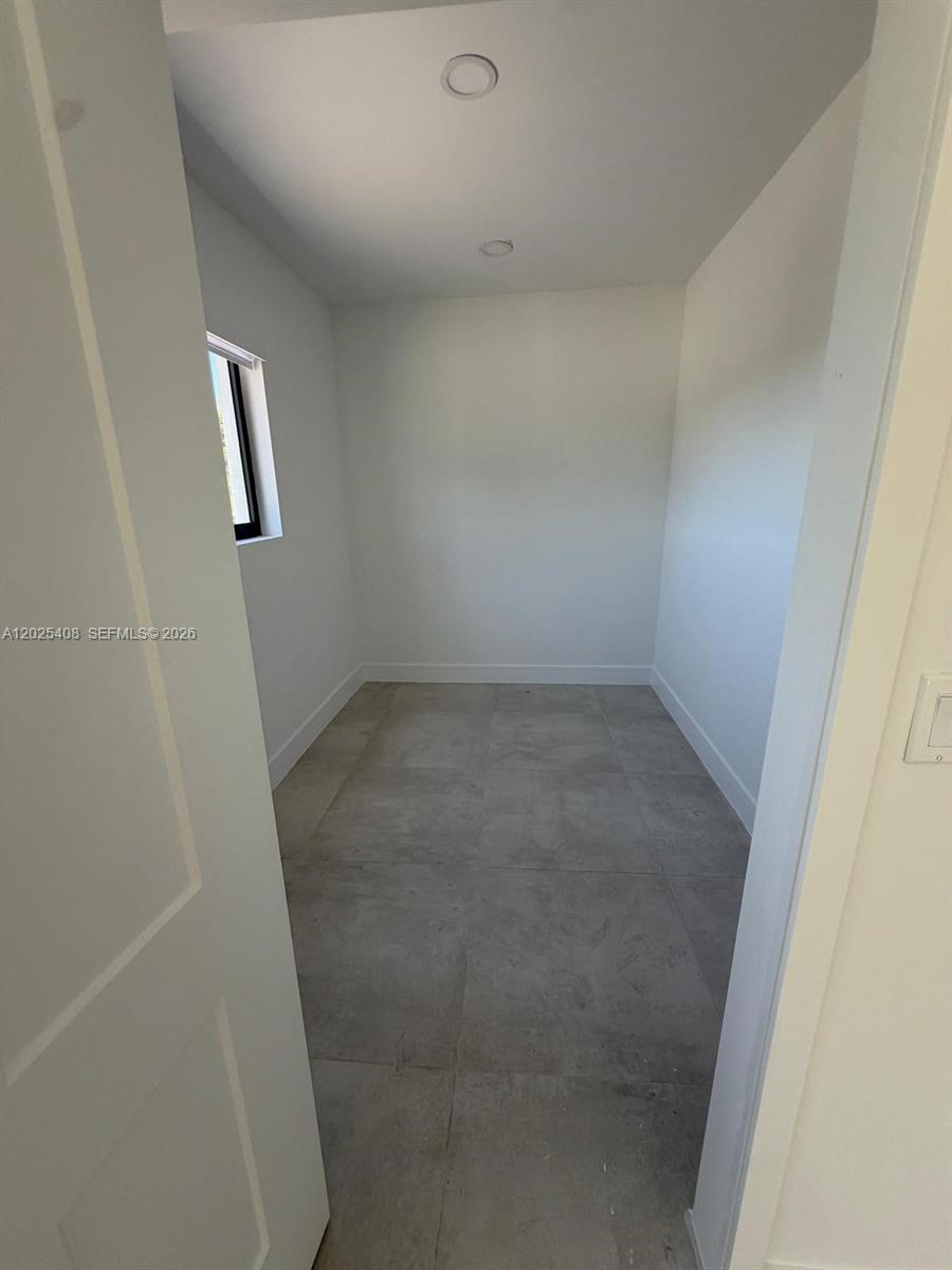 1703 SW 16th Miami, FL 33145