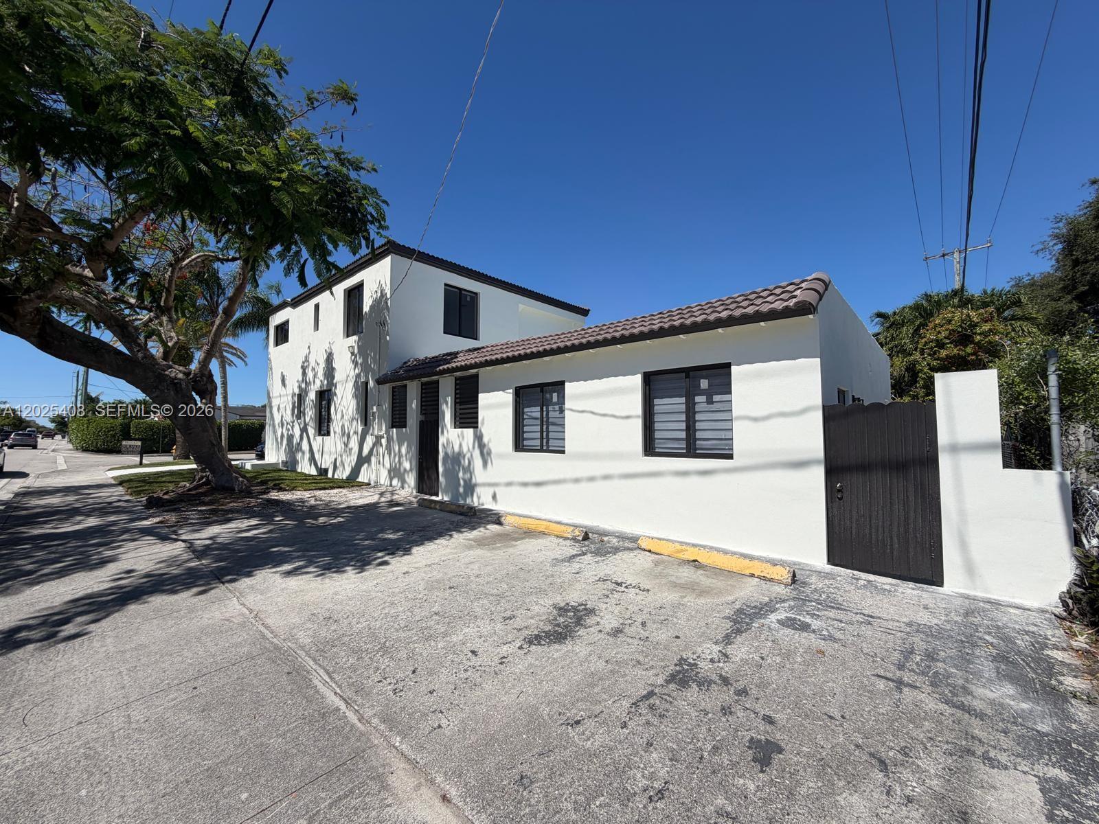 1703 SW 16th Miami, FL 33145