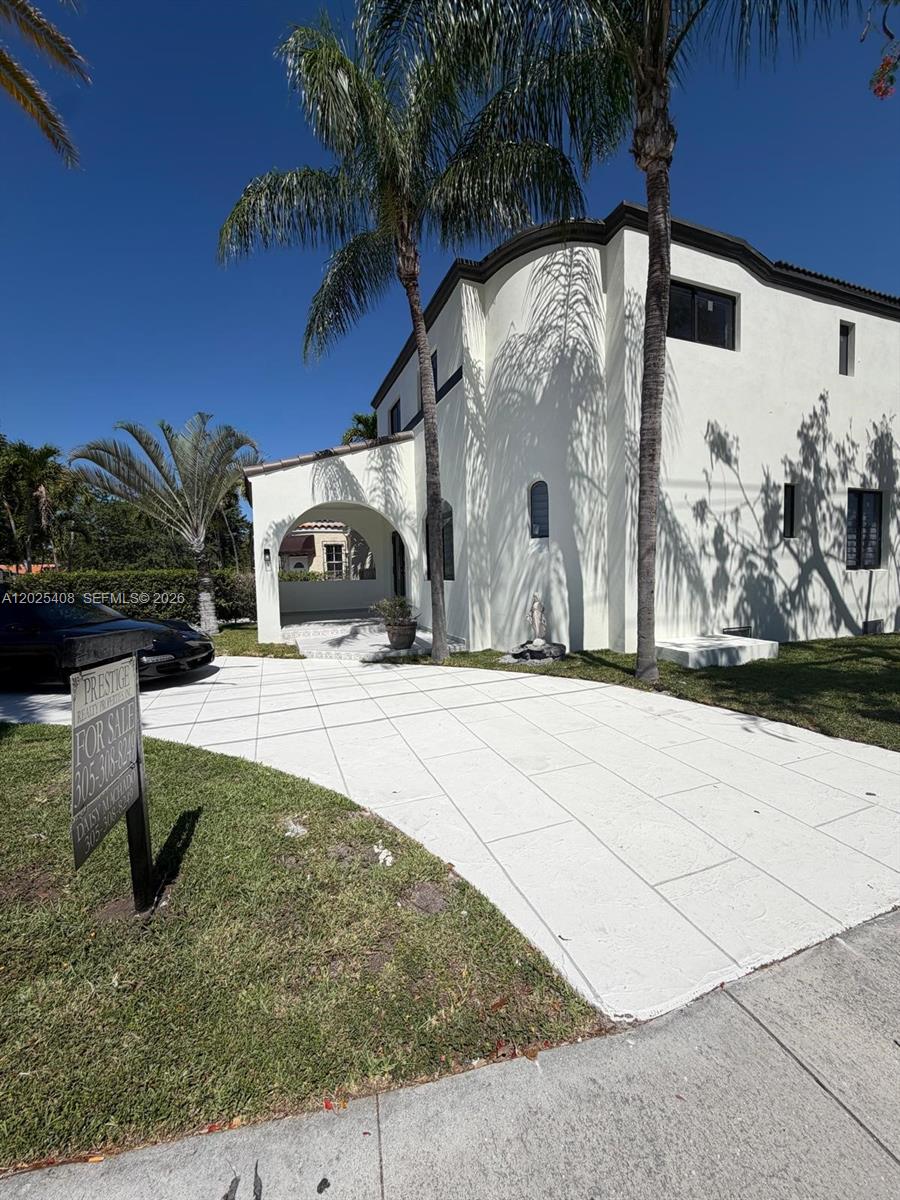 1703 SW 16th Miami, FL 33145