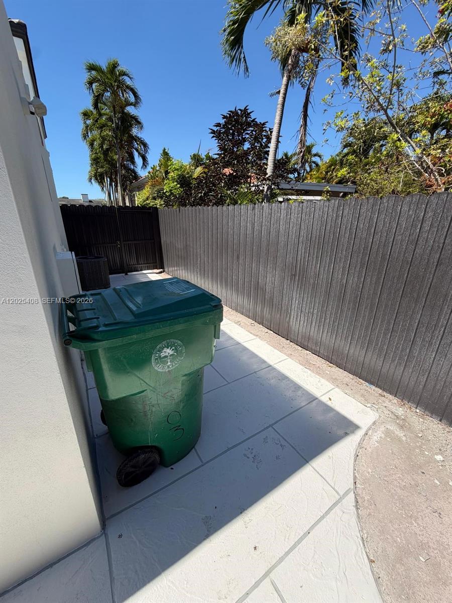 1703 SW 16th Miami, FL 33145