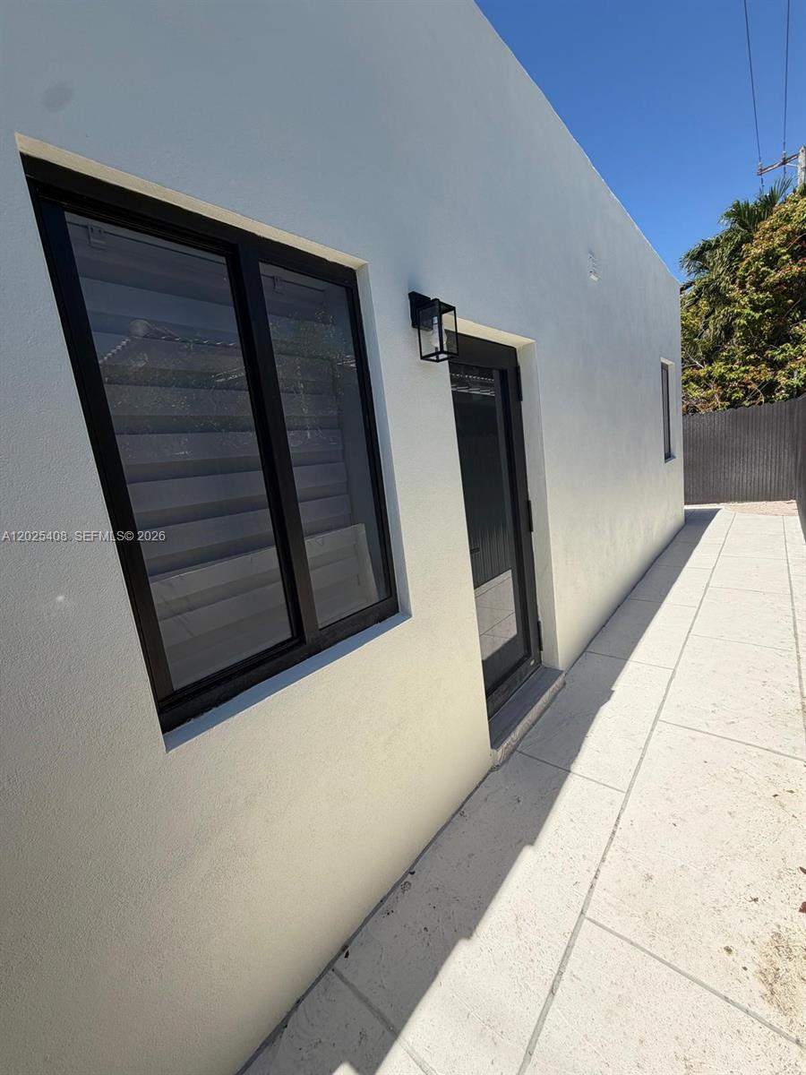 1703 SW 16th Miami, FL 33145