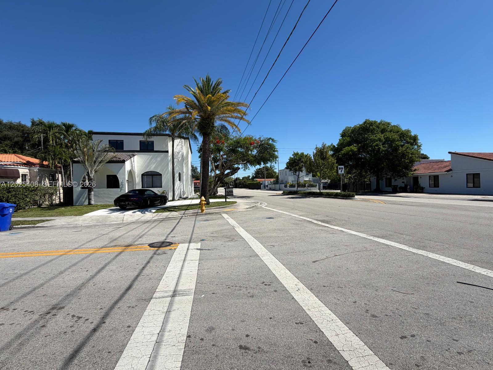 1703 SW 16th Miami, FL 33145