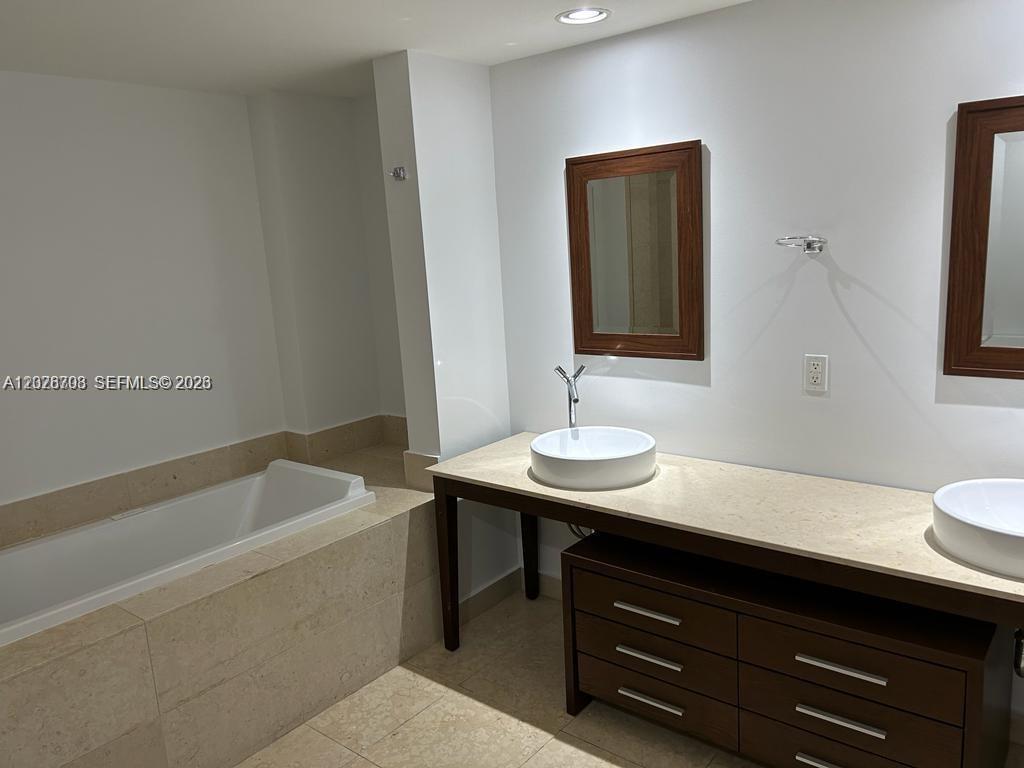 495 Brickell Ave #3203 Miami, FL 33131