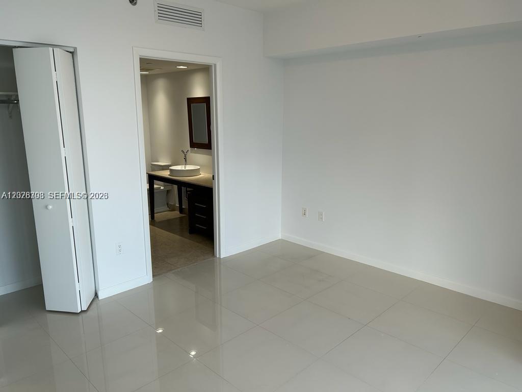 495 Brickell Ave #3203 Miami, FL 33131