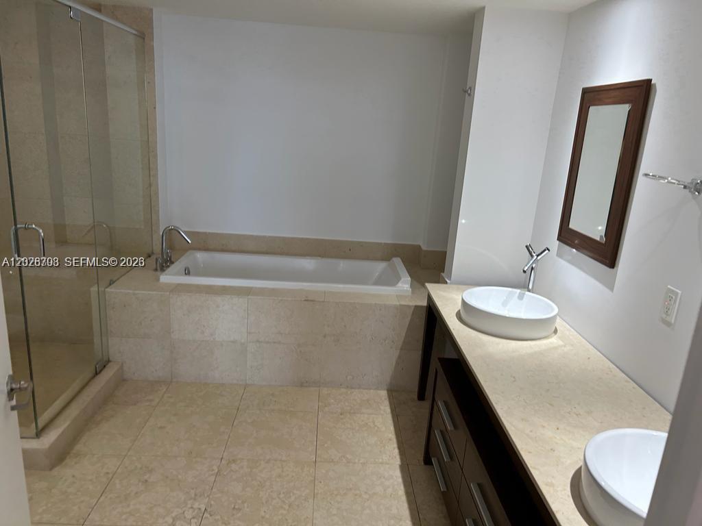 495 Brickell Ave #3203 Miami, FL 33131